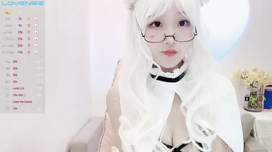 stripchat【Swag_SASA】百变小魔女~!蓝芽跳蛋~白虎骚逼 (2)